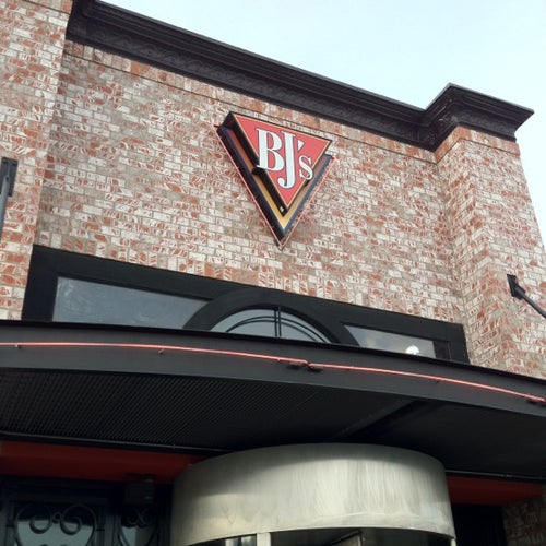 BJ's Restaurant & Brewhouse 201 E Interstate 20 Arlington