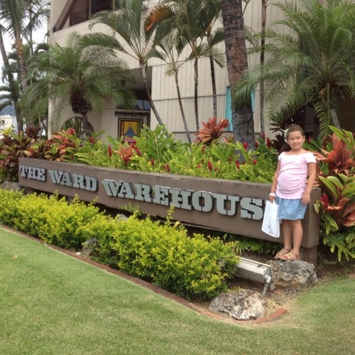 ward-warehouse-1050-ala-moana-blvd-honolulu