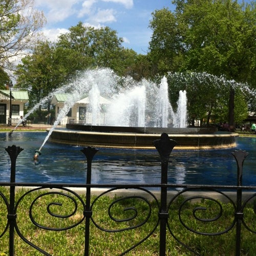 Franklin Square 200 N 6th St Philadelphia