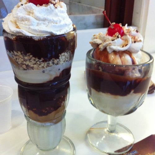 Ghirardelli Ice Cream & Chocolate Shop 830 N Michigan Ave Chicago