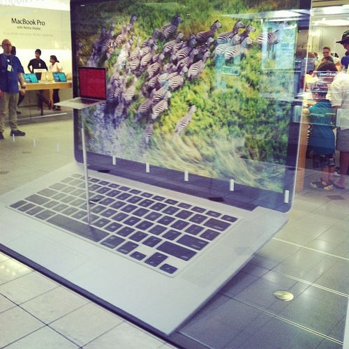 Apple Brea Mall 1016C Brea Mall Brea