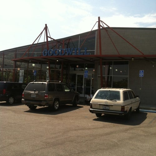 Goodwill 4575 Hollywood Blvd Los Angeles