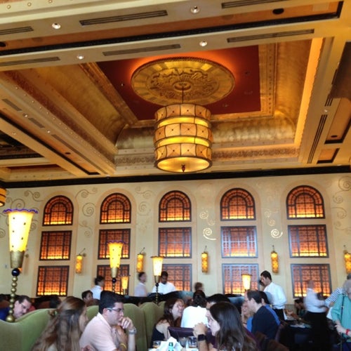 Grand Lux Cafe 19575 Biscayne Blvd Aventura