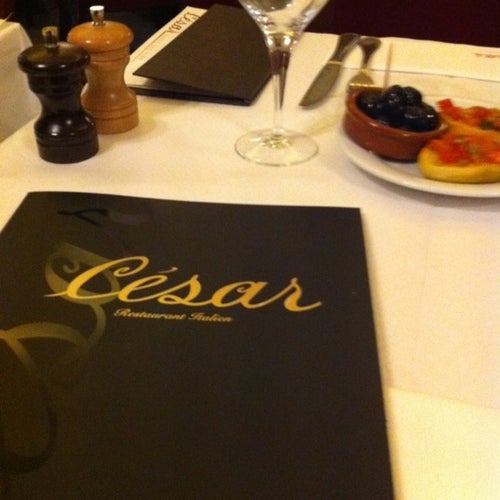 César 12 avenue de Wagram Paris