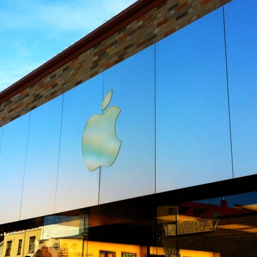 Apple Main Place 120 West Jefferson Avenue Naperville