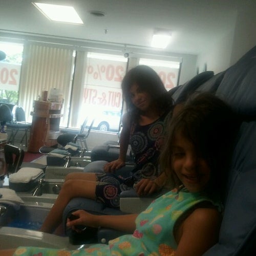A Nails & Waxing