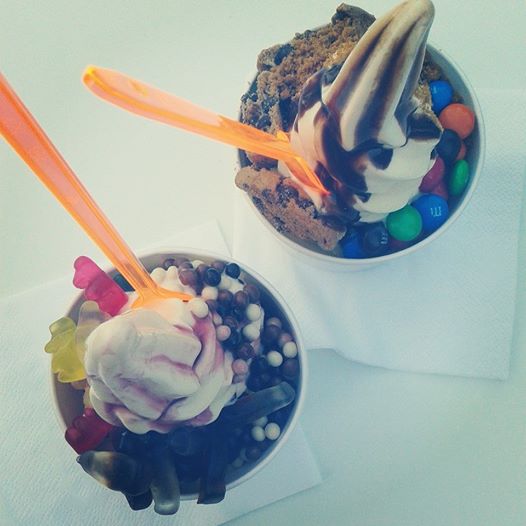 frozen-yogurt-shop