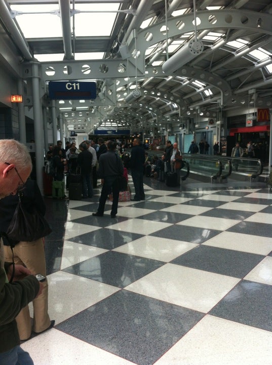airport-gate
