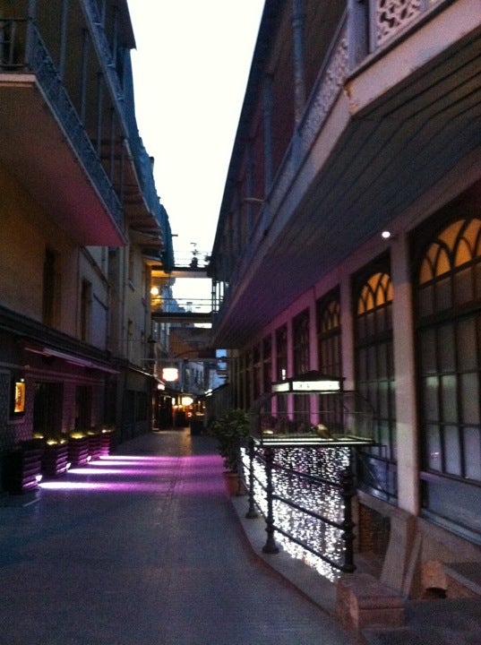 pedestrian-plaza