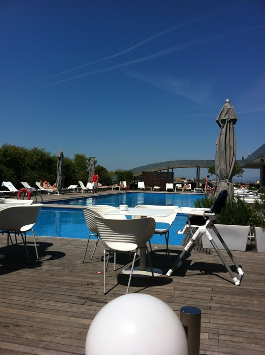 hotel-bar