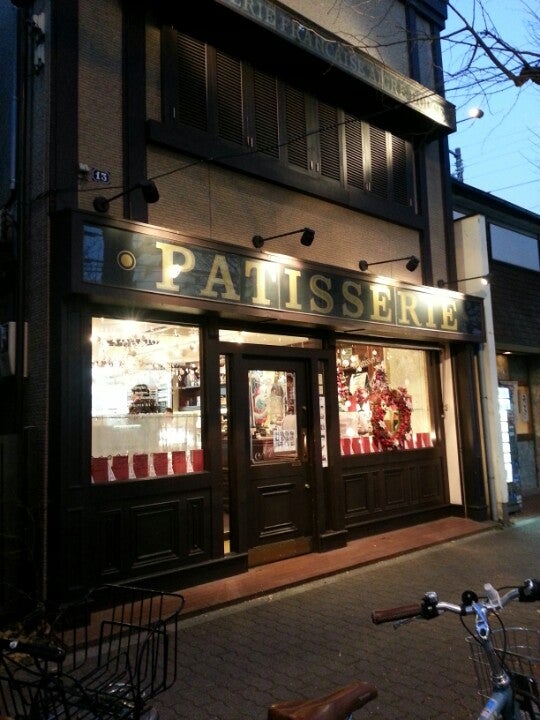 dessert-shop