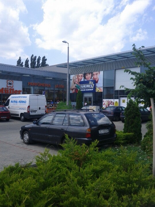 electronics-store