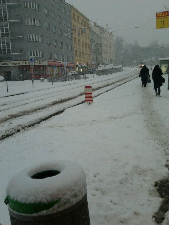 tram-station