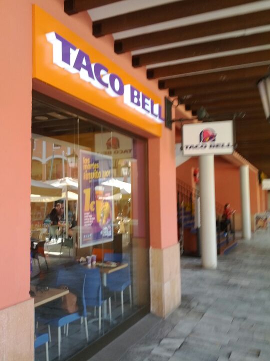 fast-food-restaurant