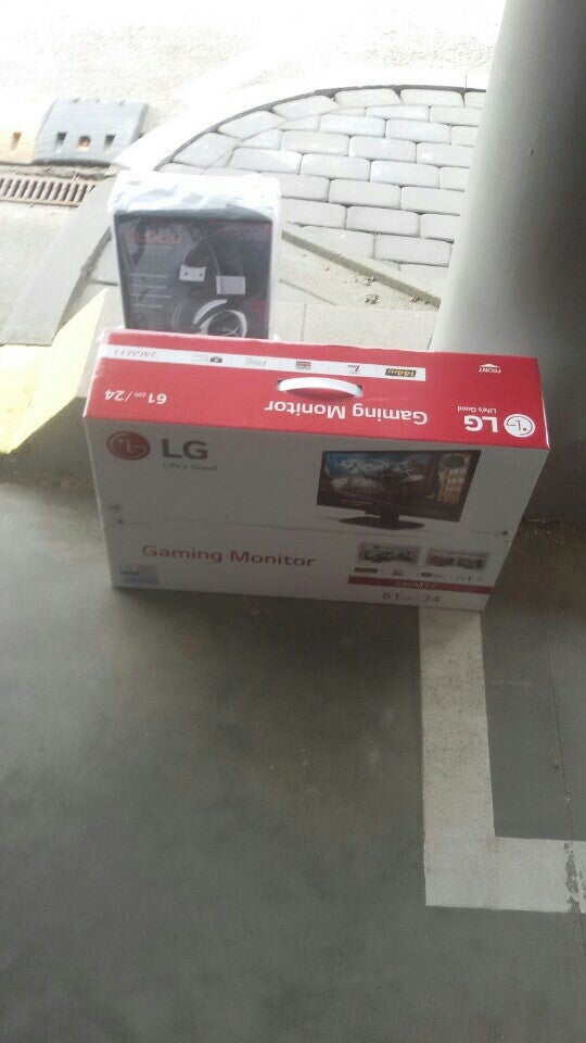 electronics-store