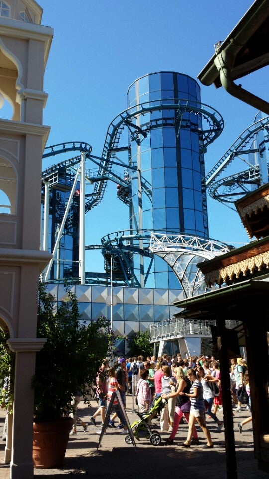 theme-park-ride-attraction
