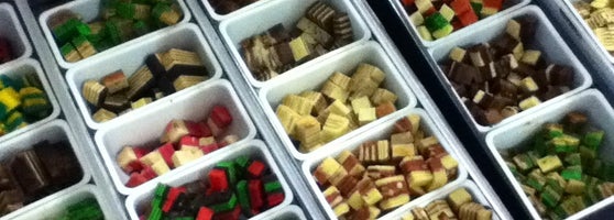 Kek Lapis Dayang Salhah - Bakery