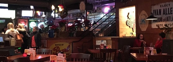 six feet under pub & fish house - grant park