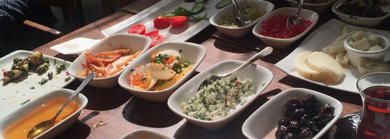 Ilkay S Cafe Restaurant Gol Manzarali Serpme Kahvalti Firsat Bu Firsat