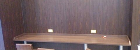 ファミリーマート 三宮京町店 中央区のコンビニ ファミリーマート 三宮京町店 中央区のコンビニ