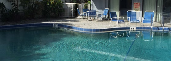 Lahaina Inn Resort - 5580 Estero Blvd