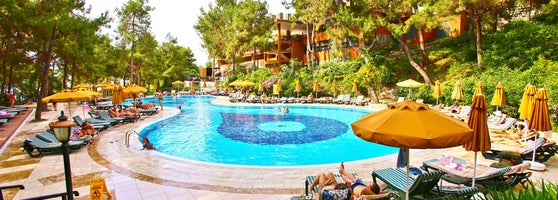 Utopia World Hotel - Otel