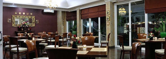  Rumah Putih Poolside Restaurant Restaurant in Cempaka Putih