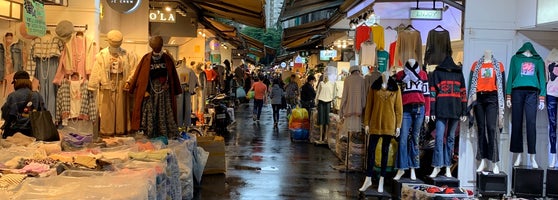 wholesale clothing stores near me