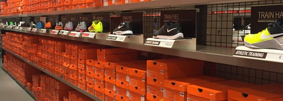 ornamento eternamente Multitud Nike Factory Store - Plaza Mayor - 17 tips