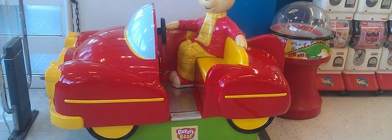 Toys R Us Now Closed Toy Game Store In Norwich