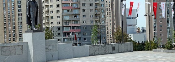 ataşehir cumhuriyet meydanı