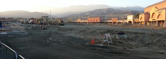Desert Hills Premium Outlets - Outlet Mall