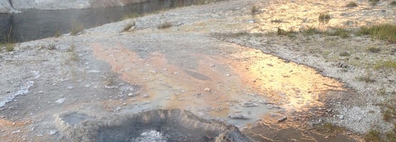 Old Faithful Inn - Hotel