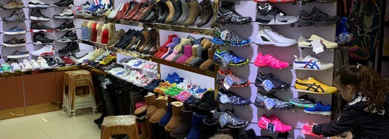 metro market crocs