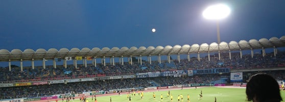 等々力陸上競技場 (Todoroki Athletics Stadium) - Track Stadium in 川崎市
