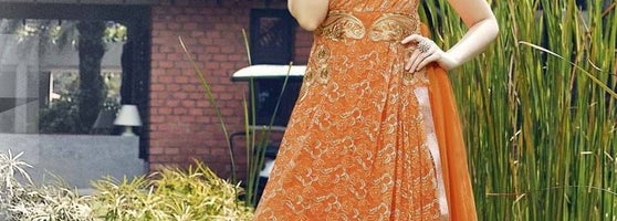 mirraw party wear gown