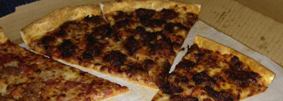 Pizza Hut Greater Arlington 2 Tips From 84 Visitors I Had The Most Burnt Half Of Pizza Was So Mad M Pregnant And Craving Some Good Got This At My Door Thanks Hut