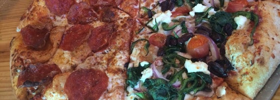 Pinthouse Pizza - Pizzeria in Brentwood