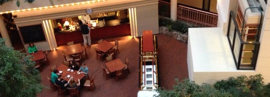 Embassy Suites by Hilton - Hotel