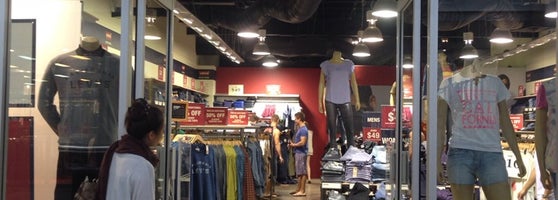 Levi's® Outlet Store - 1 tip from 79 