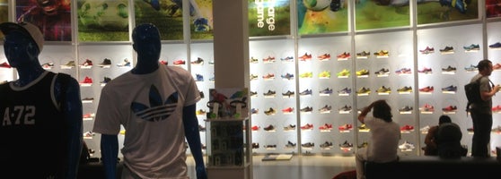 adidas store promenade