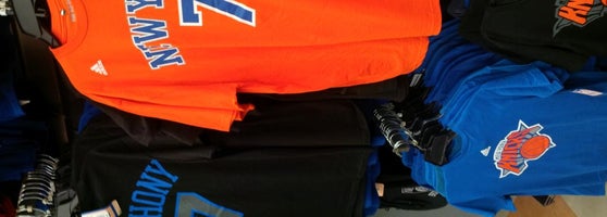 knicks jersey modells