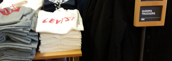 Levi's Outlet Store - 11211 120th Ave # D075
