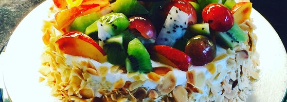 Trident Patisserie And Delicatessen Dessert Shop In Bandra East