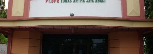 Универсал банк. Бст банк. Тая банк. Логотип бангкок банка. Тая банк.