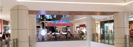 vans store gurney plaza