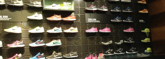Link brud Så hurtigt som en flash NikeTown - Sporting Goods Shop in West End