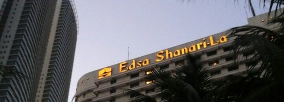h&m edsa shangri la