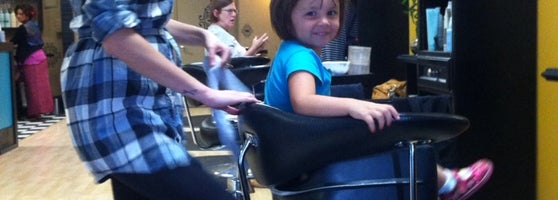 Static Hair Salon 12 E 8th St
