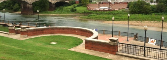 Chattahoochee Riverwalk Park In Downtown Columbus Chattahoochee Riverwalk Park In Downtown Columbus